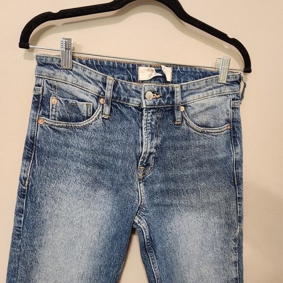 We The Free Size 26 Medium Wash Distressed Skinny Jeans - Picture 2 of 10